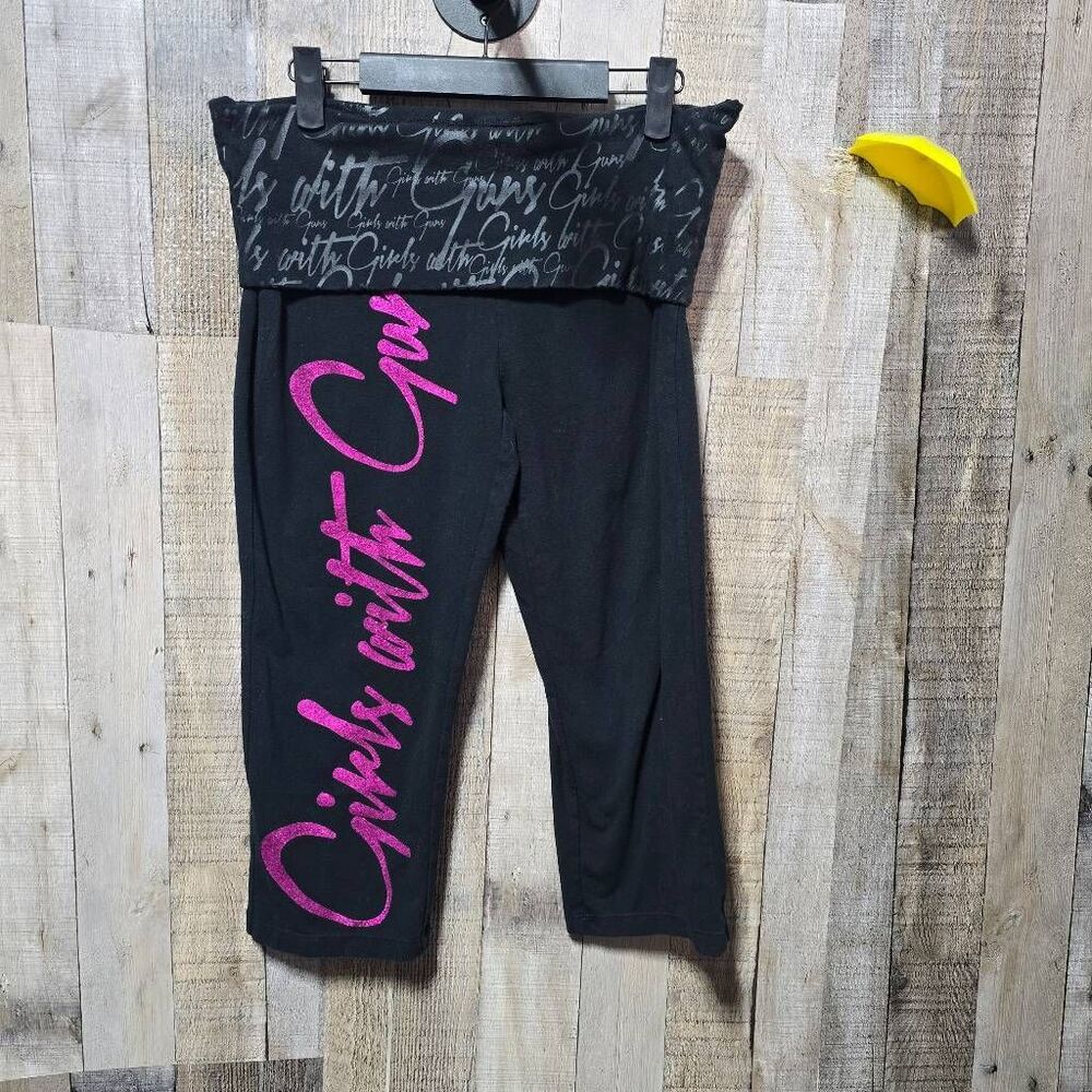 Girls With Guns GWG Black Foldover Waist Graphic McBling Capri Leggings Large